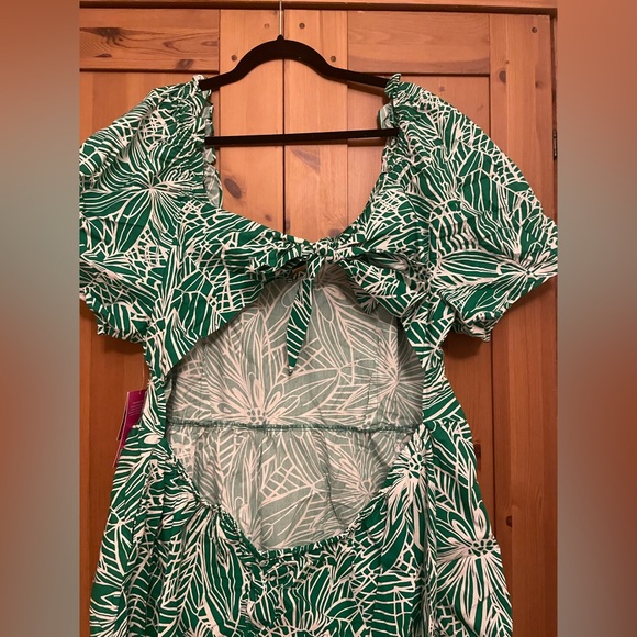 Tabitha Brown at Target Green Floral Short-Sleeve, Tie-Back dress. 2022 limited - Picture 2 of 4